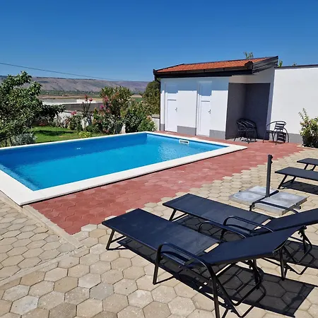 Feriehus Vesna - Pool House Blagaj