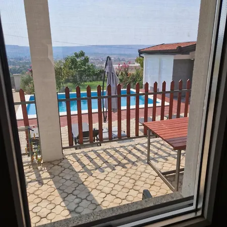 Vesna - Pool House *