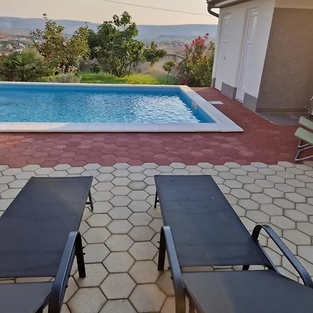 Vesna - Pool House Blagaj