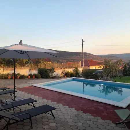 Vesna - Pool House Prázdninový dům